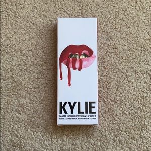 Kylie Lip Kit Mary Jo K